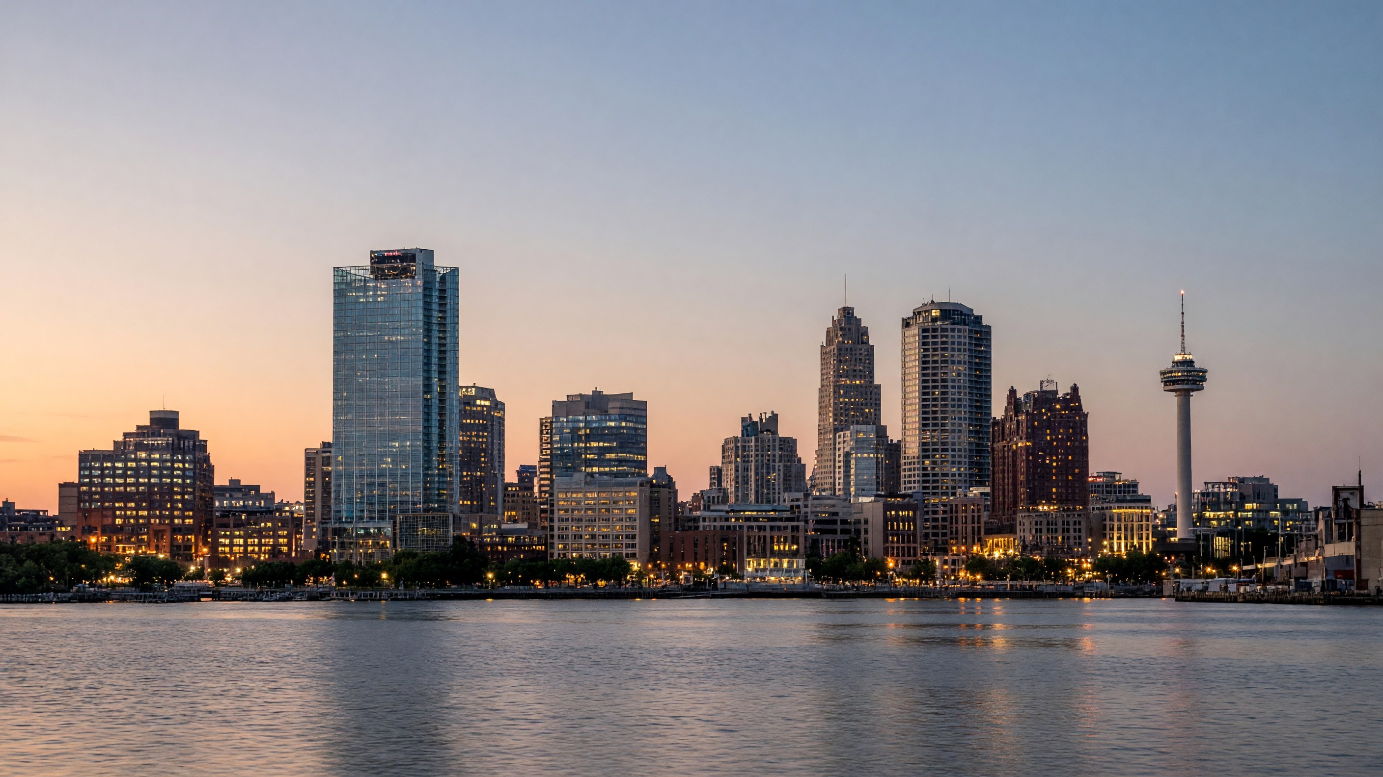 Milwaukee skyline at dusk