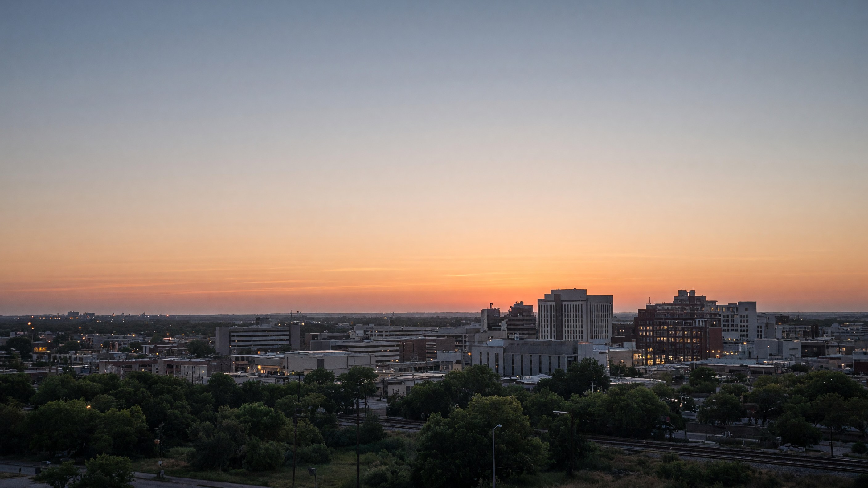 Edinburg skyline at dusk