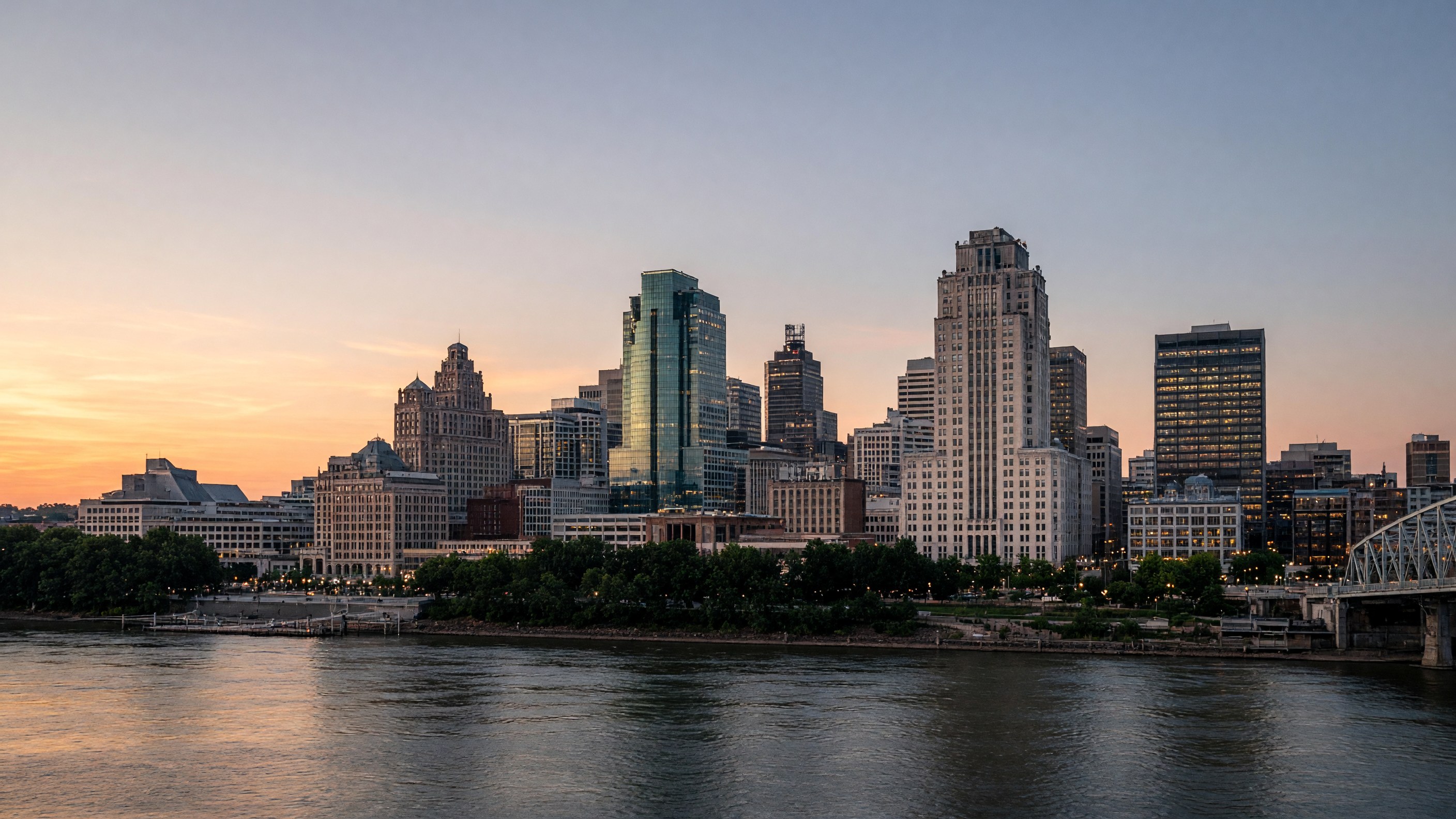 Cincinnati skyline at dusk